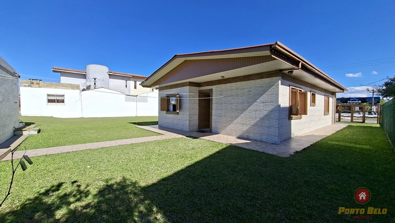 CASA EM AVENIDA EM AMPLO LOTE: 3ª foto da galeria de imagens do imóvel