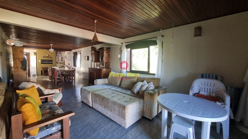 CASA COM 600M2 DE TERRENO E 189m2 de área construída privativa: 4ª foto da galeria de imagens do imóvel