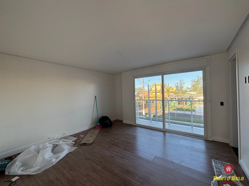 SOBRADOS DUPLEX EM AVENIDA: 2ª foto da galeria de imagens do imóvel
