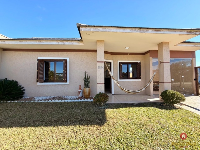 CASA EM LAJE PRÓXIMO AO CENTRO E PRAIA: 1ª foto da galeria de imagens do imóvel