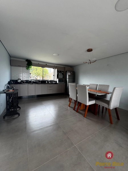 CASA EM FRENTE À PRAÇA & AVENIDA: 4ª foto da galeria de imagens do imóvel