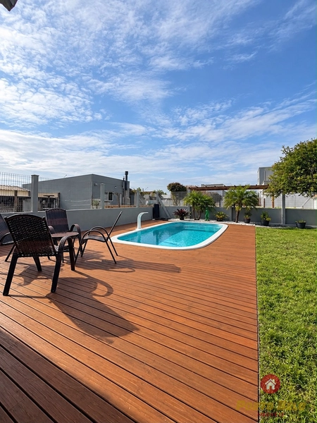 CASA EM FRENTE À PRAÇA & AVENIDA: 3ª foto da galeria de imagens do imóvel