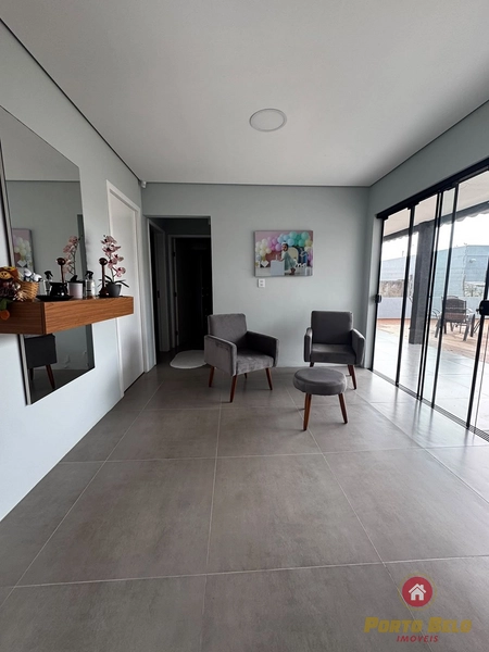 CASA EM FRENTE À PRAÇA & AVENIDA: 9ª foto da galeria de imagens do imóvel