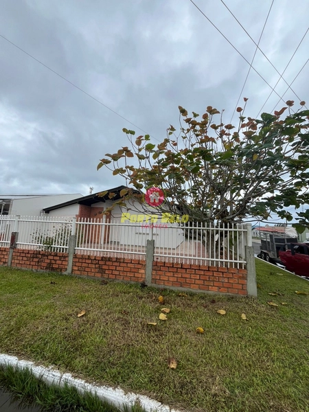 CASA DE ESQUINA NA AVENIDA PRINCIPAL: 18ª foto da galeria de imagens do imóvel