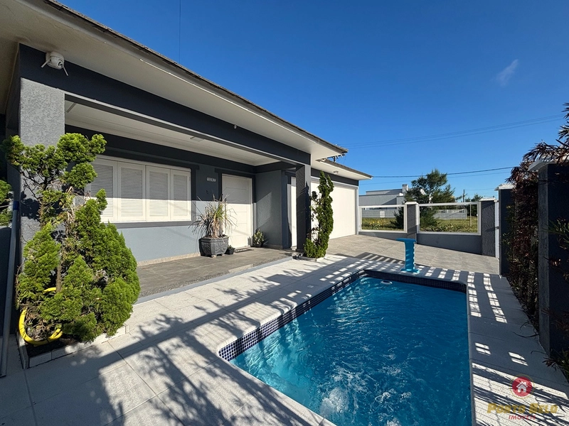 CASA COMPLETA! PISCINA, 4 SUÍTES 50M DO MAR!: 1ª foto da galeria de imagens do imóvel