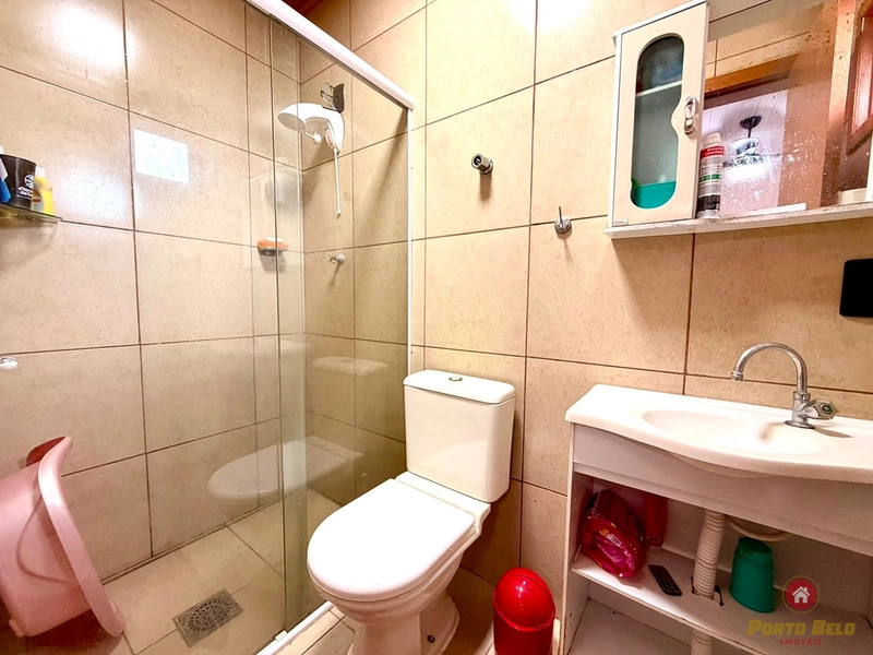 CASA COM PISCINA 100M DA PRAIA: 11ª foto da galeria de imagens do imóvel