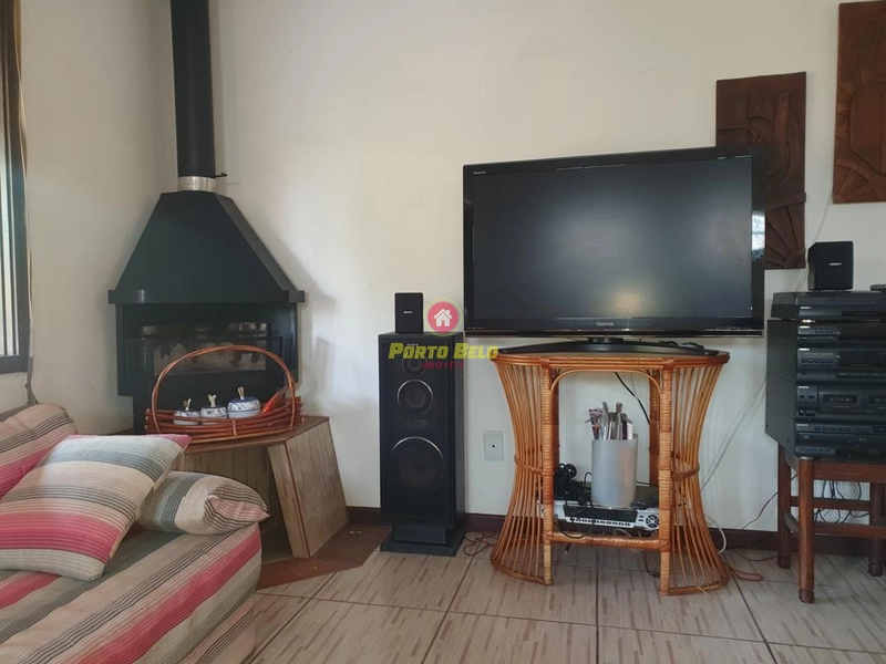 CASA COM 8 DORMITÓRIOS APENAS 150M DA PRAIA: 14ª foto da galeria de imagens do imóvel