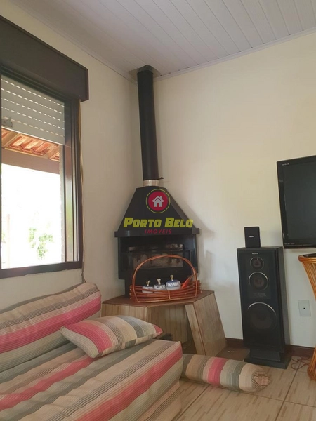 CASA COM 8 DORMITÓRIOS APENAS 150M DA PRAIA: 17ª foto da galeria de imagens do imóvel