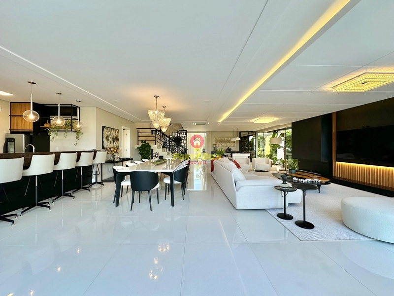 SOBRADO ALTO PADRÃO EM CONDOMINIO BEM LOCALIZADO: 2ª foto da galeria de imagens do imóvel