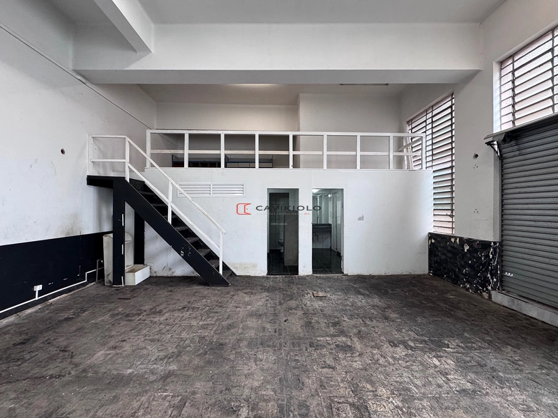 Loja de Fundos com 300m² no Centro de Curitiba: 11ª foto da galeria de imagens do imóvel