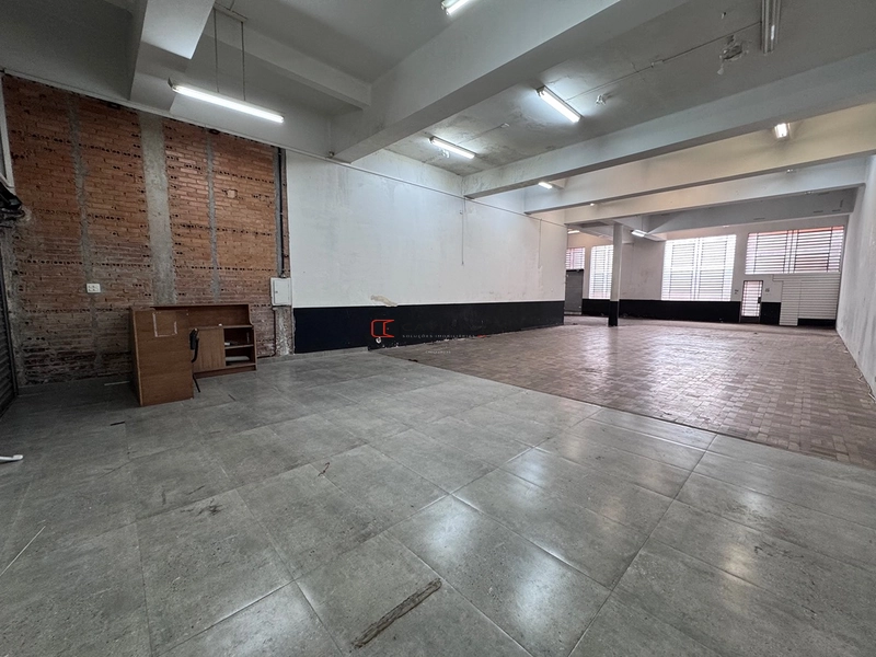 Loja de Fundos com 300m² no Centro de Curitiba: 9ª foto da galeria de imagens do imóvel