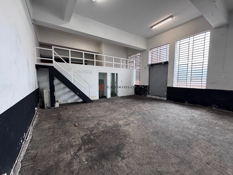 Loja de Fundos com 300m² no Centro de Curitiba: 8ª foto da galeria de imagens do imóvel