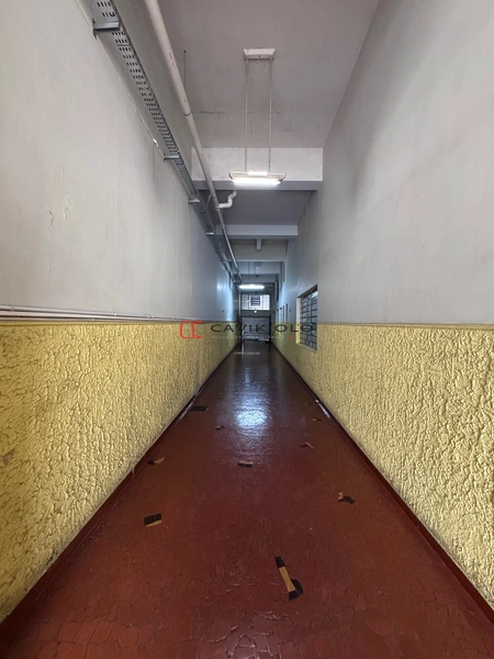 Loja de Fundos com 300m² no Centro de Curitiba: 5ª foto da galeria de imagens do imóvel