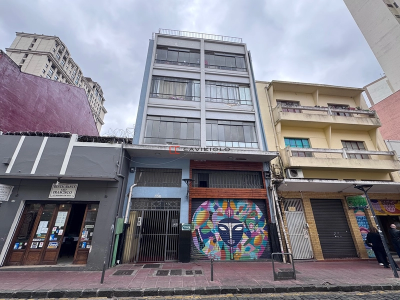 Loja de Fundos com 300m² no Centro de Curitiba: 1ª foto da galeria de imagens do imóvel