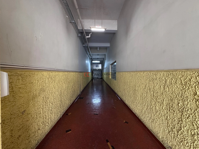 Loja de Fundos com 300m² no Centro de Curitiba: 4ª foto da galeria de imagens do imóvel