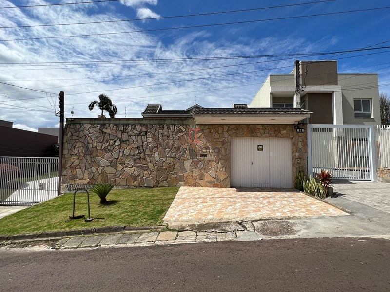 Sobrado 4 quartos (uma suite master) a venda no Santa Quitéria: 1ª foto da galeria de imagens do imóvel