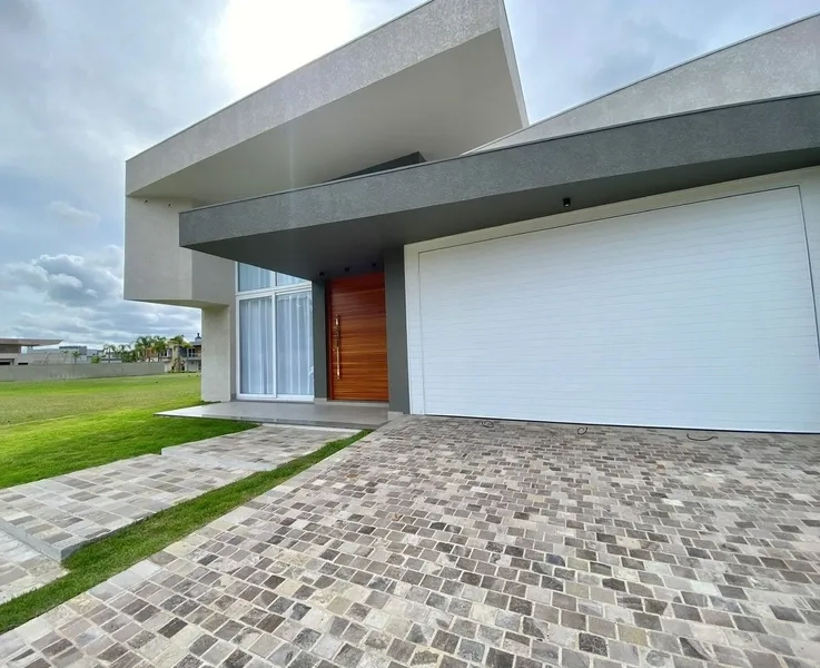 Casa com 4 suítes e piscina no condomínio Ilhas Resort: 8ª foto da galeria de imagens do imóvel