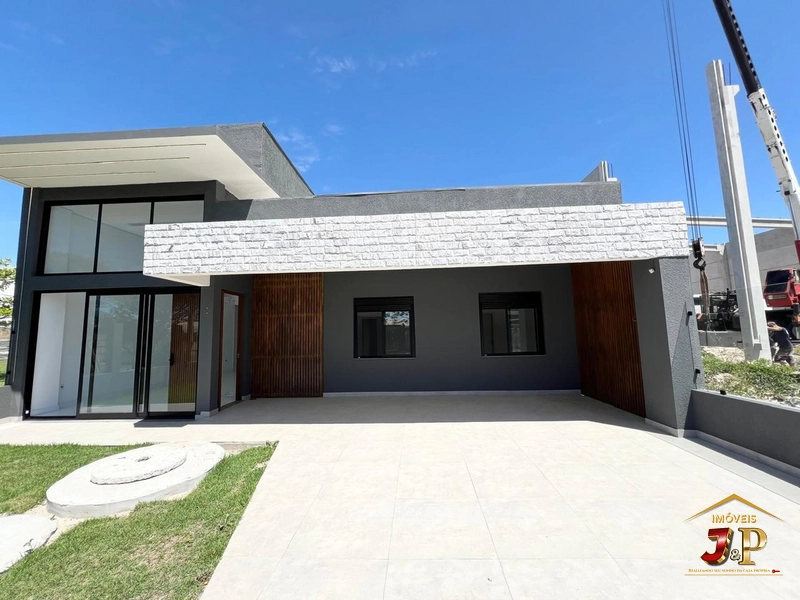Casa no bairro araçá apenas 450 metros do mar: 1ª foto da galeria de imagens do imóvel