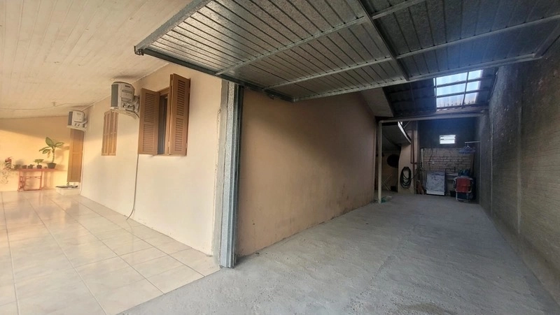 Casa com 2 dormitórios e pátio enorme na Zona Norte: 3ª foto da galeria de imagens do imóvel