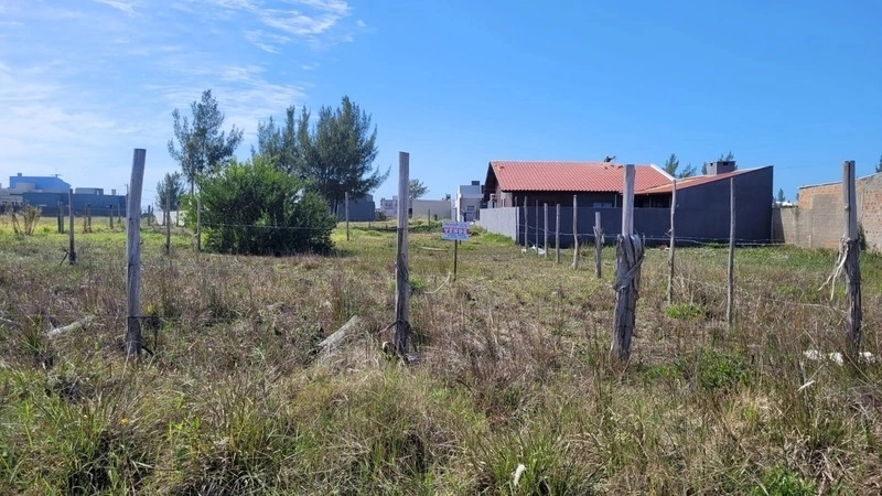 Terreno à Venda no Bairro Jardim Beira Mar – 300m², a 4 Quadras do Mar: 2ª foto da galeria de imagens do imóvel