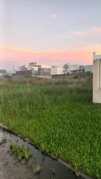 Terreno bem localizado pronto para construir: 3ª foto da galeria de imagens do imóvel