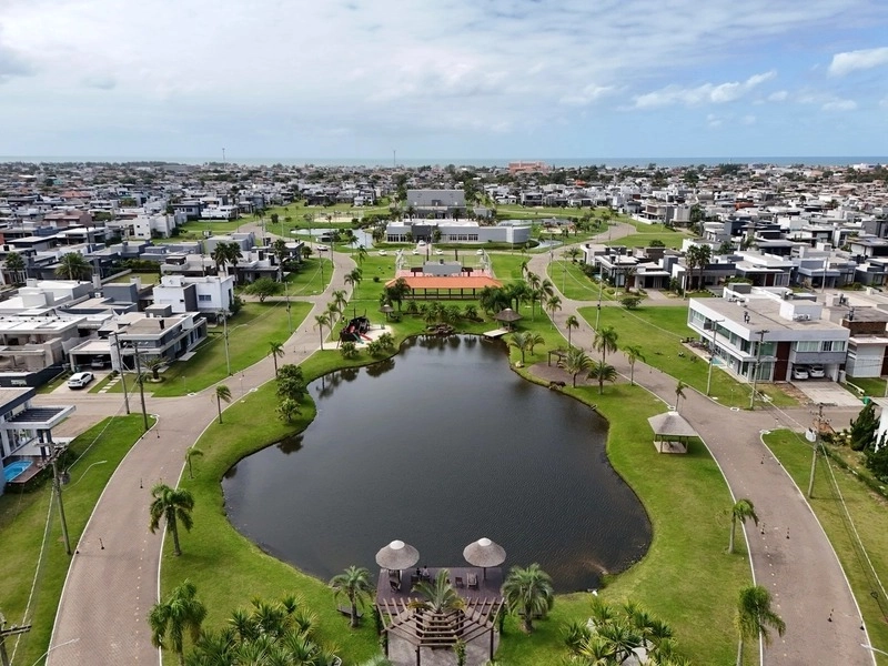Casa dos seus sonhos no condomínio Dubai Resort: 5ª foto da galeria de imagens do imóvel