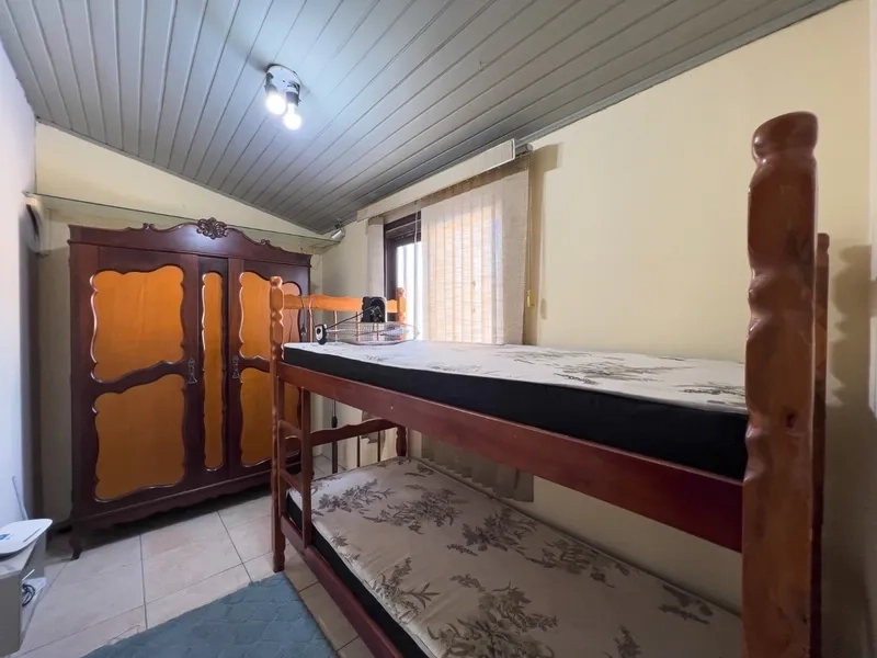 Casa com piscina e 3 dormitórios no bairro Jardim Beira Mar: 13ª foto da galeria de imagens do imóvel