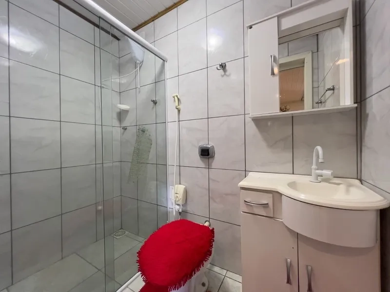 Casa com piscina e 3 dormitórios no bairro Jardim Beira Mar: 22ª foto da galeria de imagens do imóvel