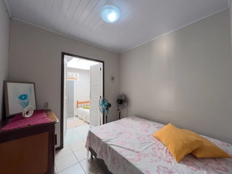 Casa com piscina e 3 dormitórios no bairro Jardim Beira Mar: 16ª foto da galeria de imagens do imóvel