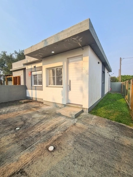 Casa mobiliada de esquina com 2 dormitórios a uma quadra do mar: 17ª foto da galeria de imagens do imóvel