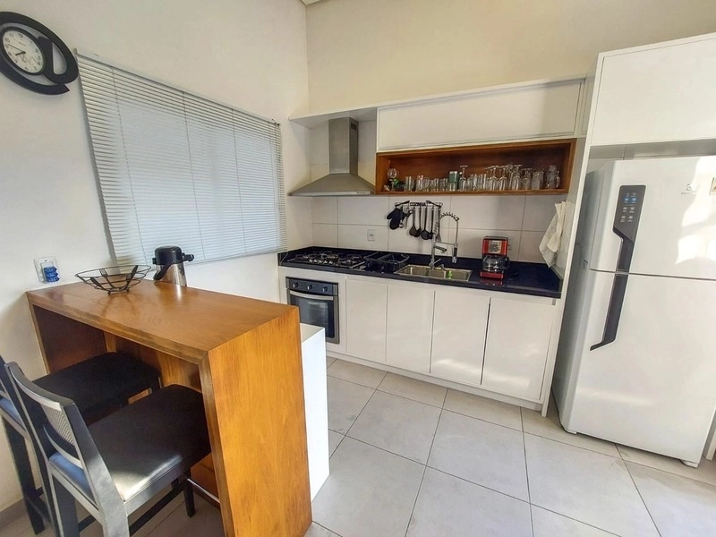 CASA ENCANTADORA COM PISCINA!: 13ª foto da galeria de imagens do imóvel