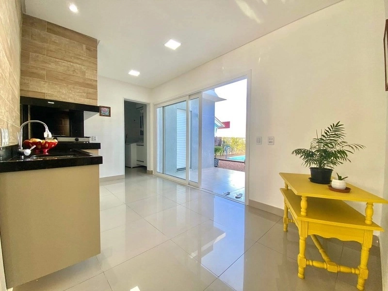 Casa 4 dormitórios com piscina no bairro zona norte: 20ª foto da galeria de imagens do imóvel