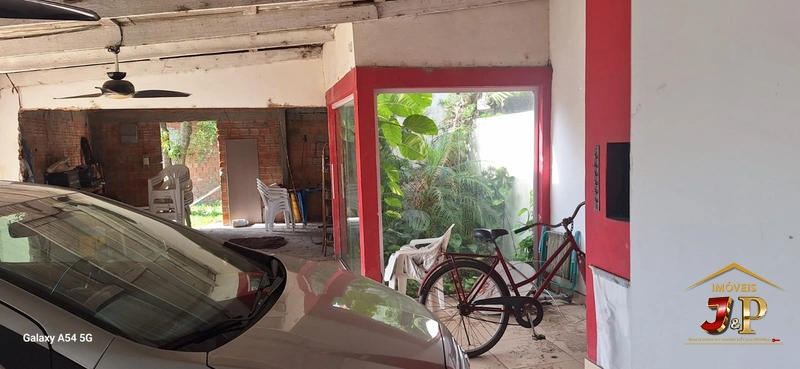 Casa com: 9ª foto da galeria de imagens do imóvel