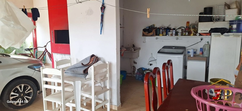 Casa com: 4ª foto da galeria de imagens do imóvel