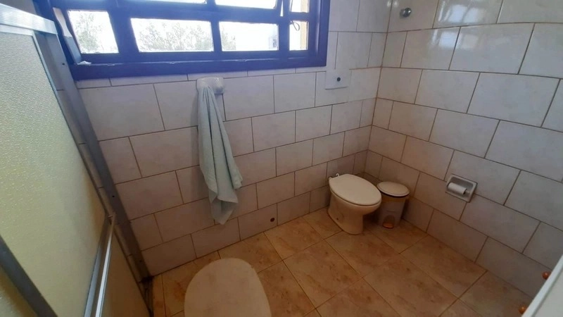 Ótima casa 1 quadra do mar 3 dormitórios + dependência - ampla: 21ª foto da galeria de imagens do imóvel