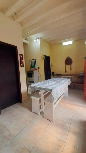 Ótima casa 1 quadra do mar 3 dormitórios + dependência - ampla: 25ª foto da galeria de imagens do imóvel