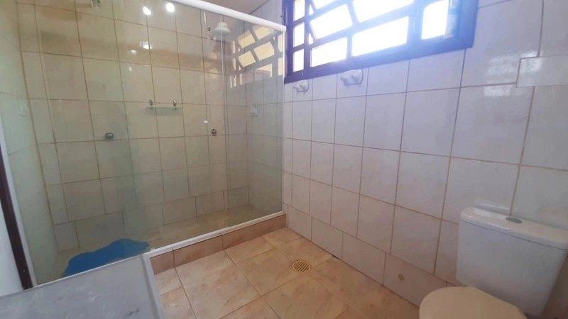 Ótima casa 1 quadra do mar 3 dormitórios + dependência - ampla: 18ª foto da galeria de imagens do imóvel