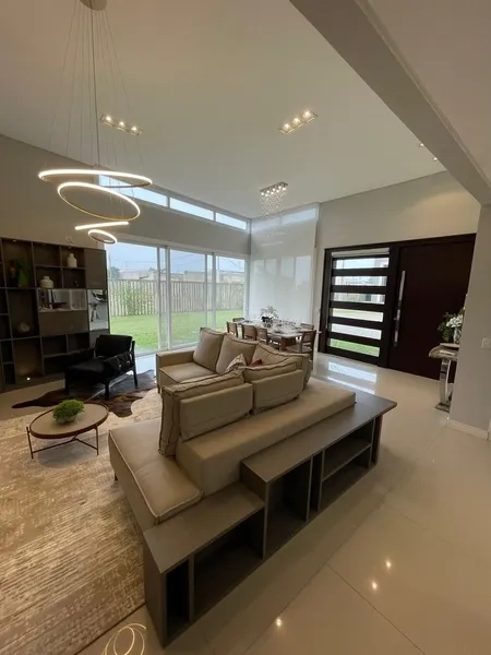 Casa com 3 suítes e piscina no condomínio Ihas Resort: 2ª foto da galeria de imagens do imóvel