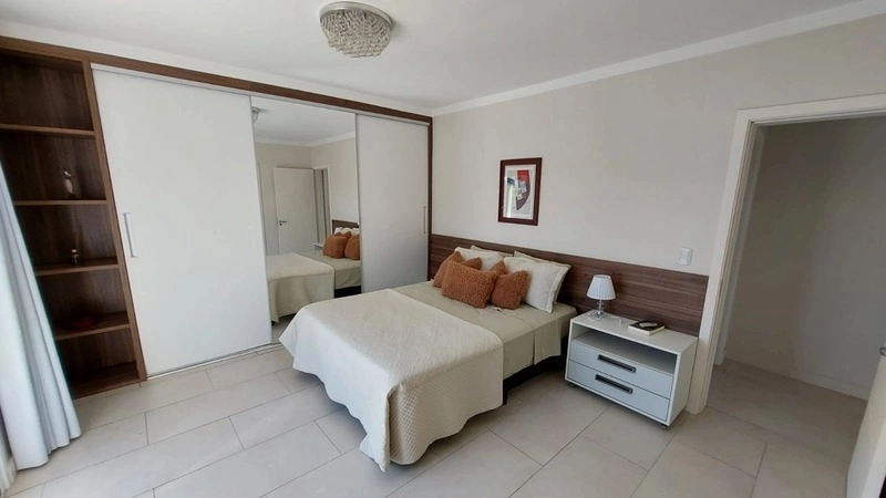 Casa com 4 dormitórios e piscina no condomínio Dubai: 3ª foto da galeria de imagens do imóvel