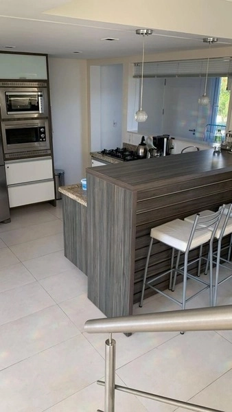 Casa com 4 dormitórios e piscina no condomínio Dubai: 5ª foto da galeria de imagens do imóvel