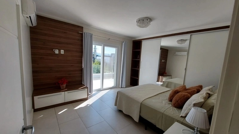 Casa com 4 dormitórios e piscina no condomínio Dubai: 39ª foto da galeria de imagens do imóvel