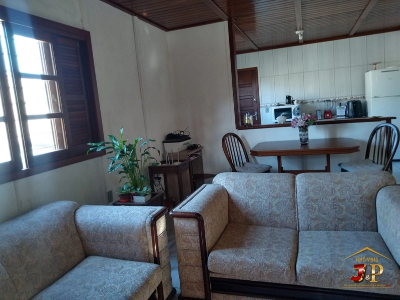 Casa aconchegante, com 2 dormitórios e grande terreno: 13ª foto da galeria de imagens do imóvel