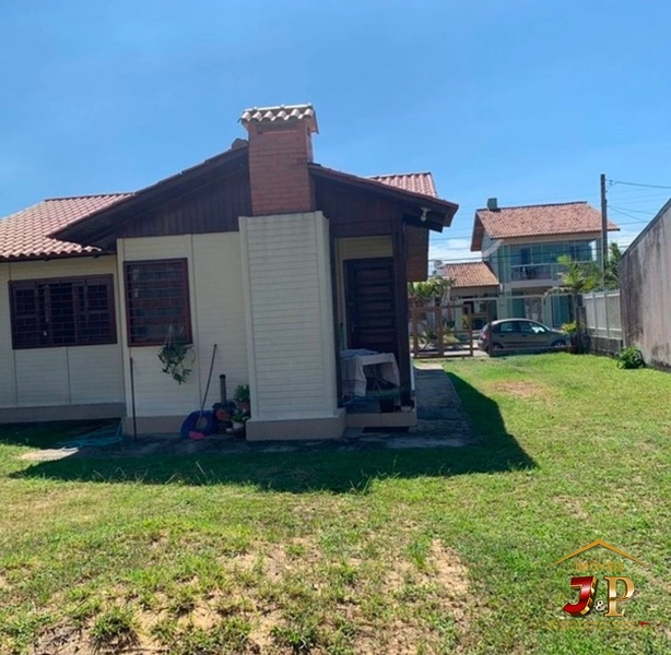 Casa aconchegante, com 2 dormitórios e grande terreno: 11ª foto da galeria de imagens do imóvel