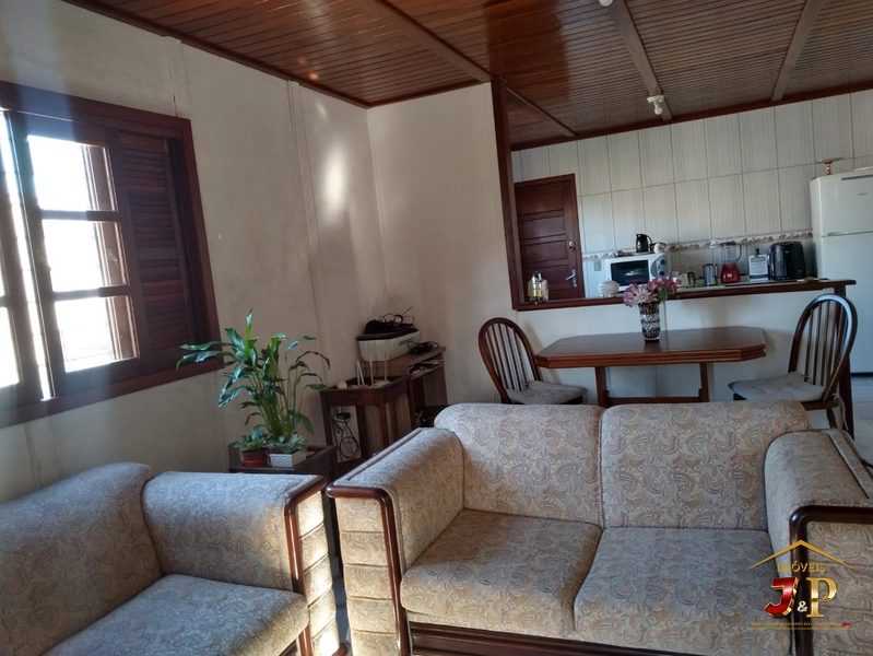 Casa aconchegante, com 2 dormitórios e grande terreno: 6ª foto da galeria de imagens do imóvel
