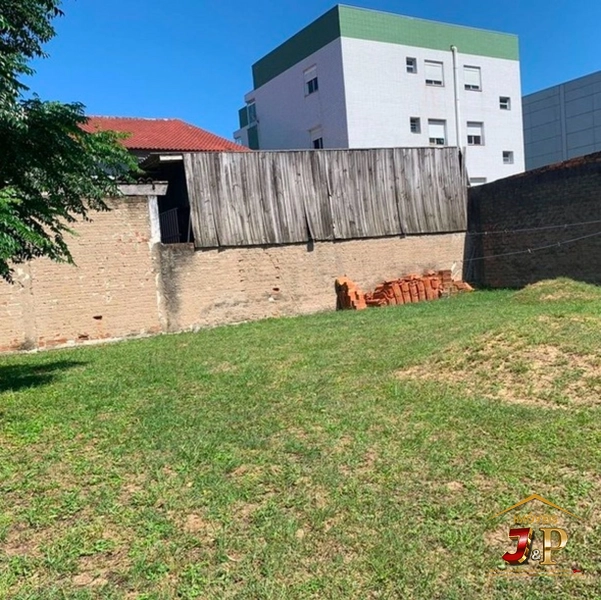 Casa aconchegante, com 2 dormitórios e grande terreno: 7ª foto da galeria de imagens do imóvel