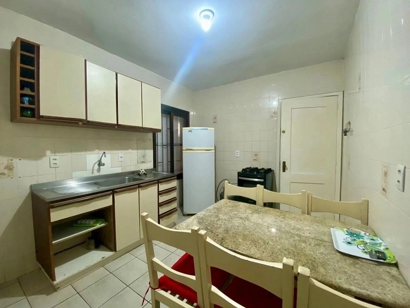 Casa com 3 dormitórios a 2 quadras do mar: 10ª foto da galeria de imagens do imóvel