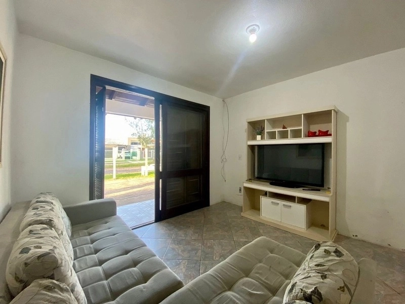 Casa com 3 dormitórios a 2 quadras do mar: 5ª foto da galeria de imagens do imóvel