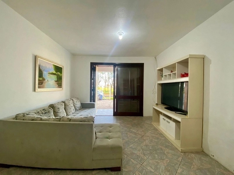 Casa com 3 dormitórios a 2 quadras do mar: 2ª foto da galeria de imagens do imóvel