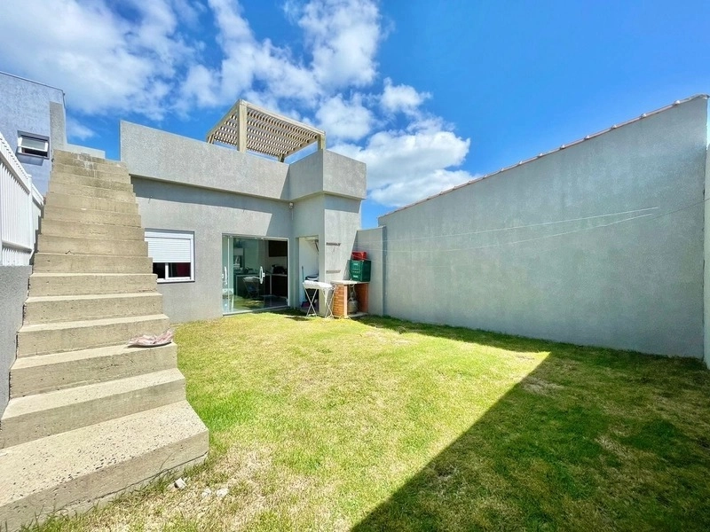 Casa 2 dormitórios próxima a praia: 9ª foto da galeria de imagens do imóvel