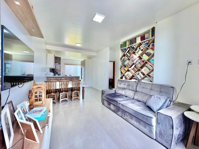 Casa 2 dormitórios próxima a praia: 3ª foto da galeria de imagens do imóvel